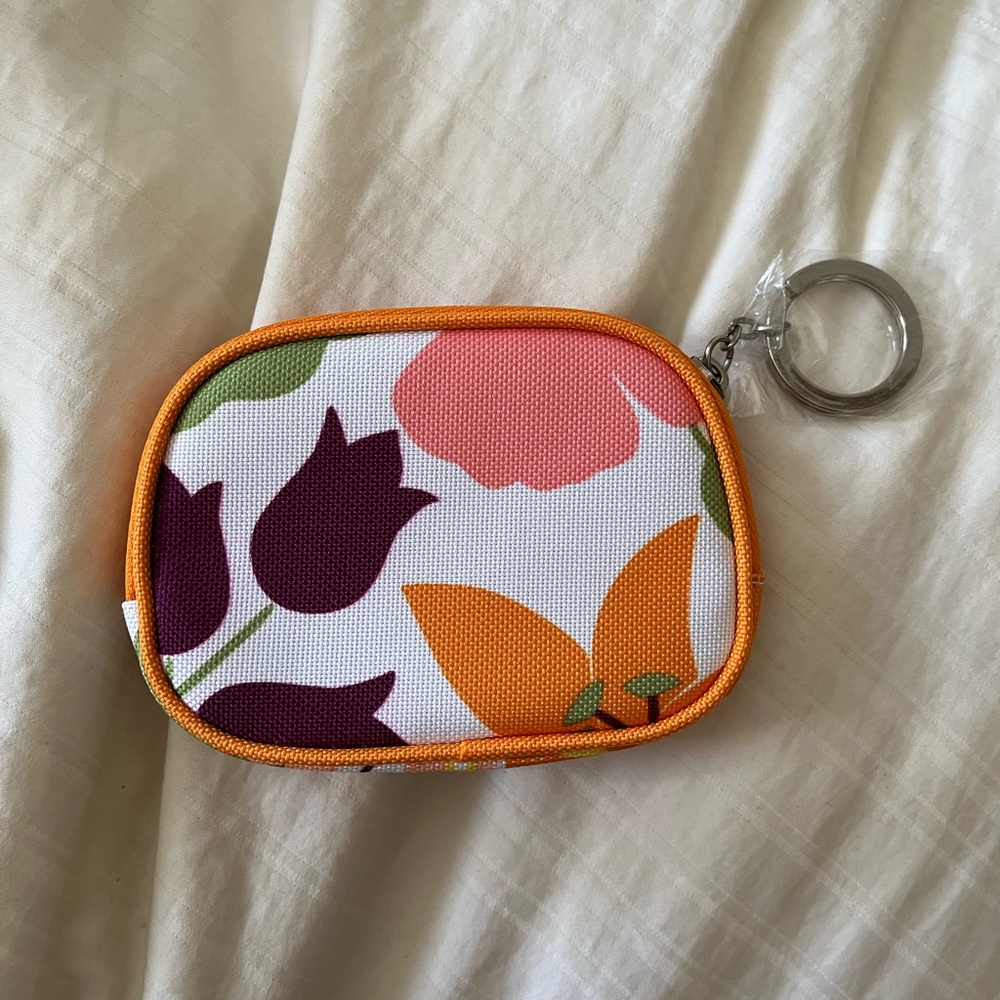 NEW, NEVER USED CLINIQUE MAKE UP BAG & CHANGE PURSE/WALLET - Picture 3 of 7